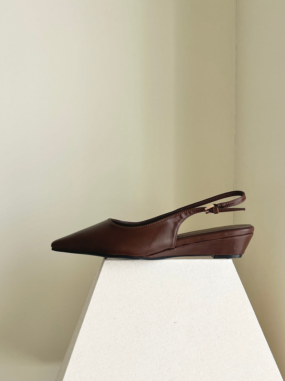 Wedge sling back with pointed toe