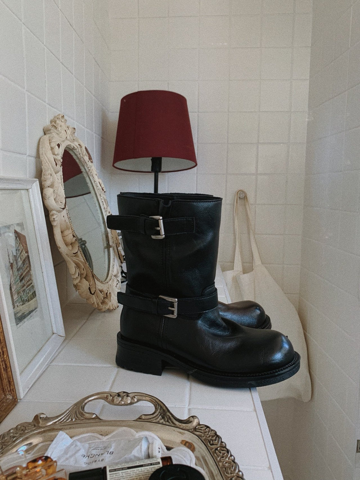 burnished leather buckle boots-2col