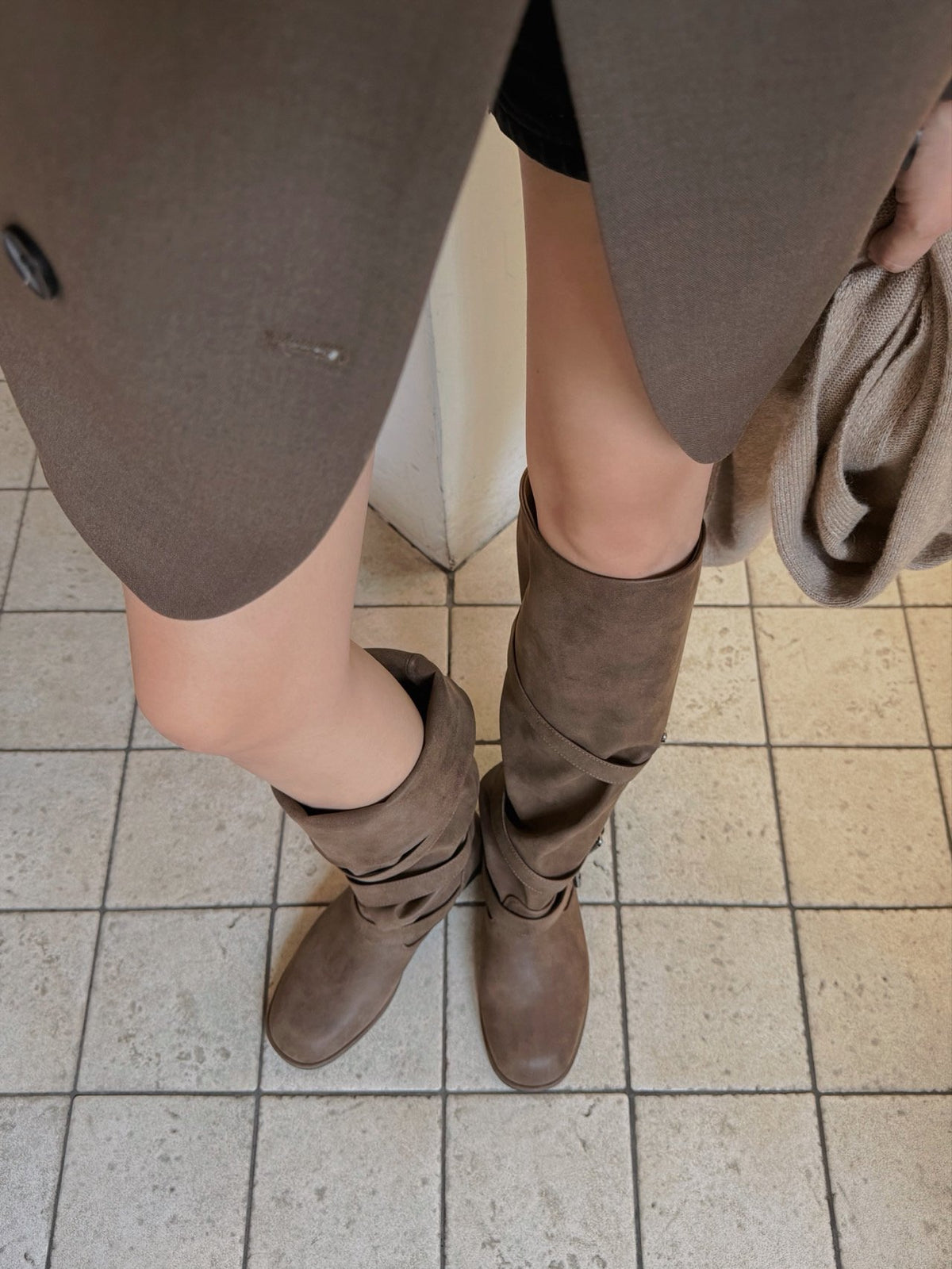 belted slouch boots-2col