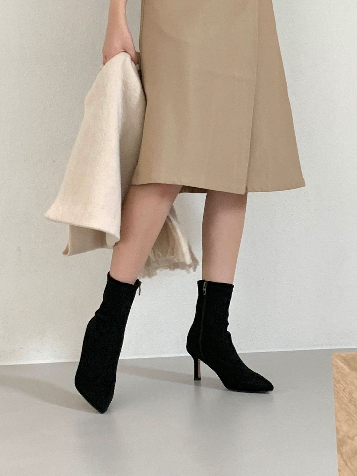 Suede span ankle boots