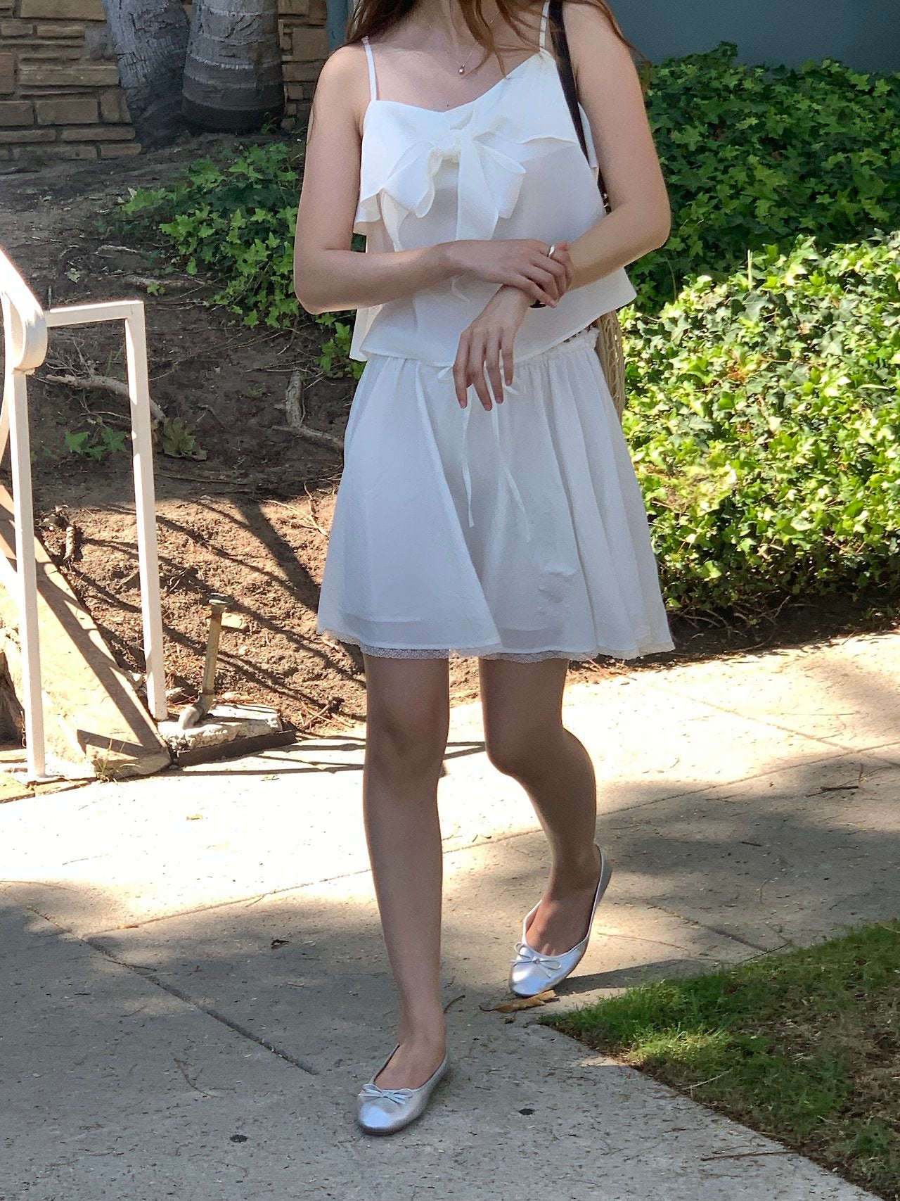 Seline ribbon sleeveless blouse-2col