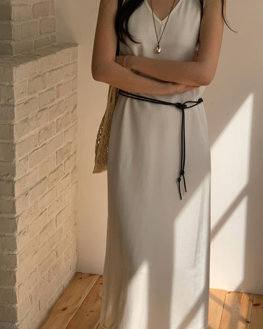 Ridge v-neck back string onepiece