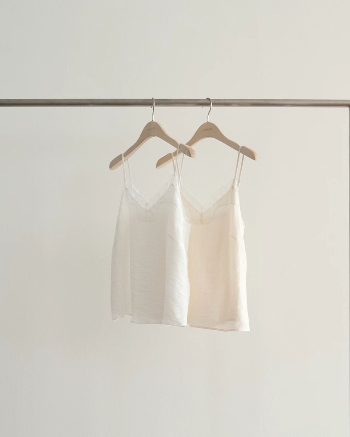 Ounce camisole lace blouse-2col