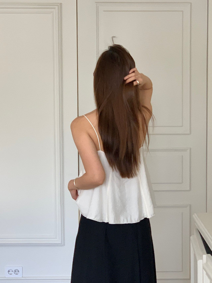Move slit sleeveless blouse-2col