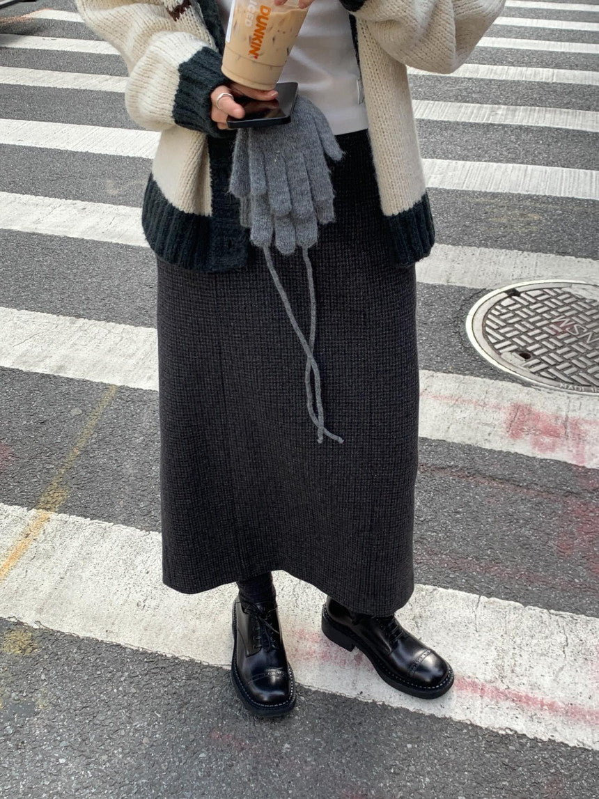 Sola wool check skirt