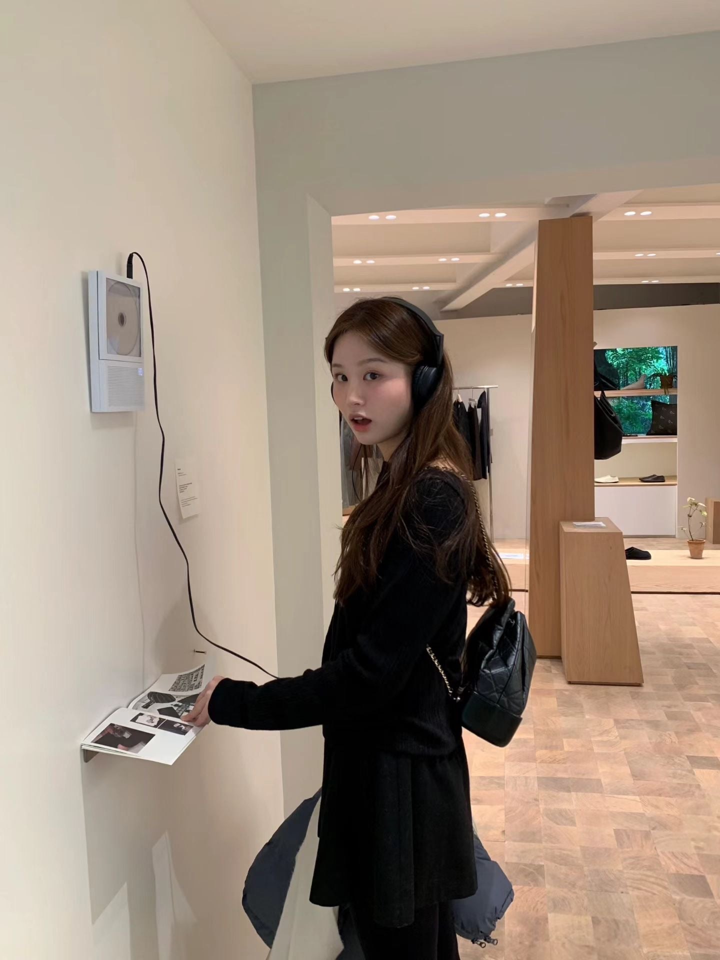 Ounce pleats boat nack T-2col