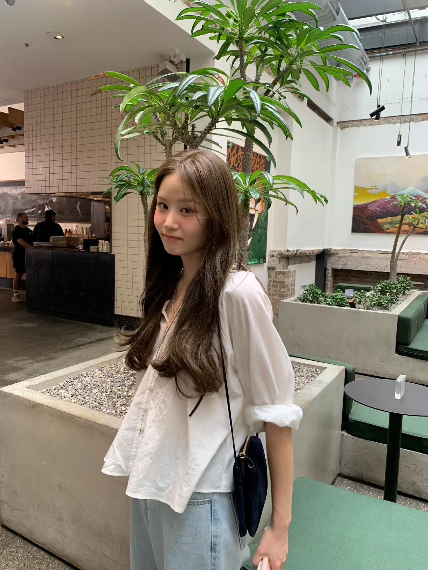 即納 Ounce neck ruffle blouse