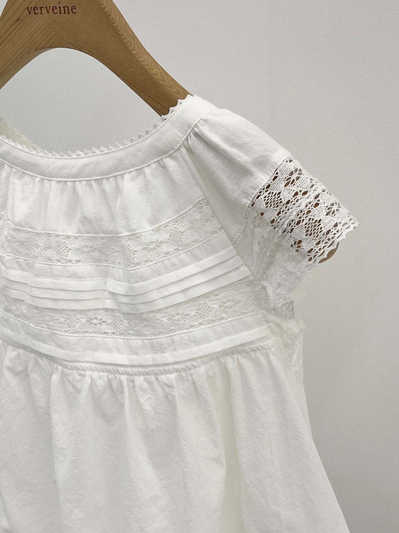 Mariel shoulder lace blouse