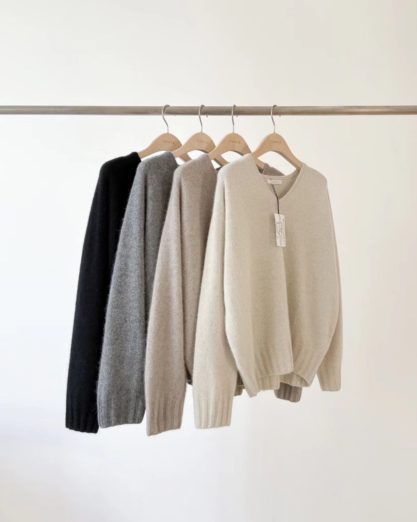 Ounce hairy raccoon v knit-4col