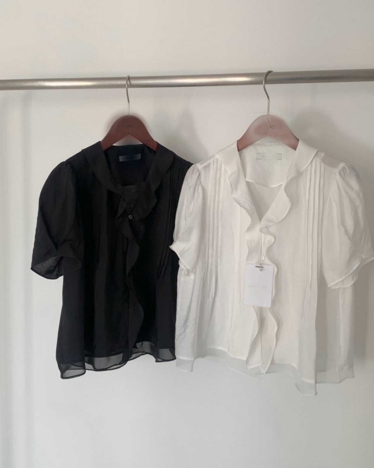 mori pintuck blouse-2col
