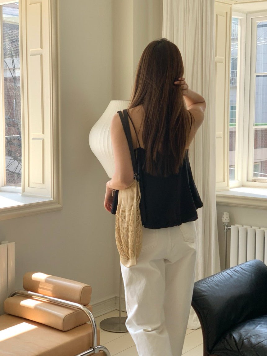 Move slit sleeveless blouse-2col