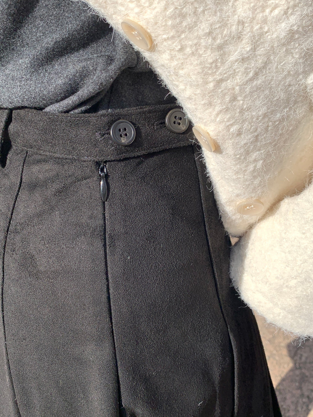 some suede skirt-2col