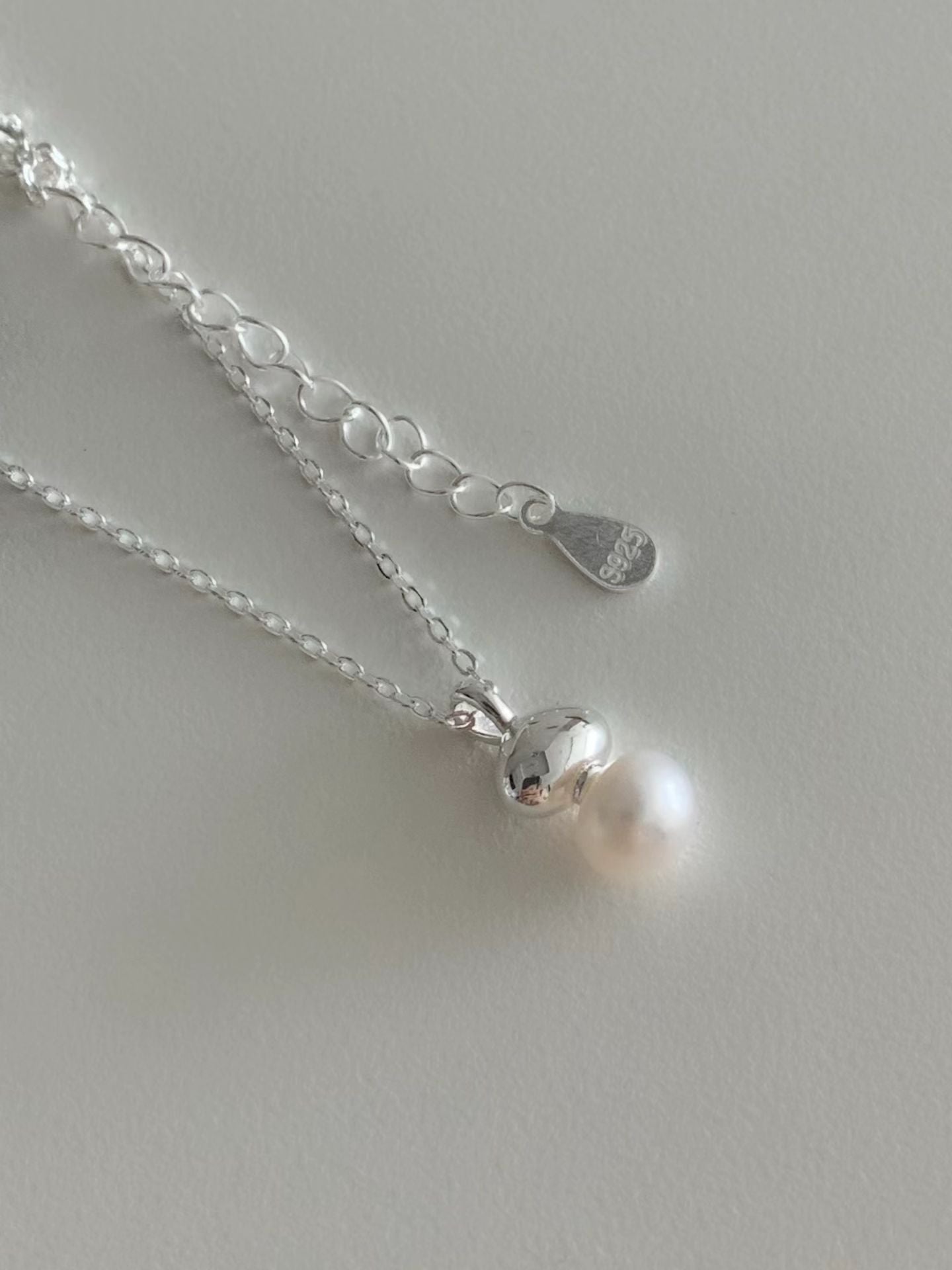 Pebble Stone Pearl Necklace