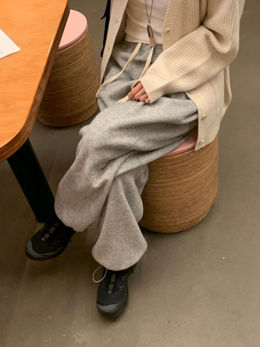 warm sweatpants-3col