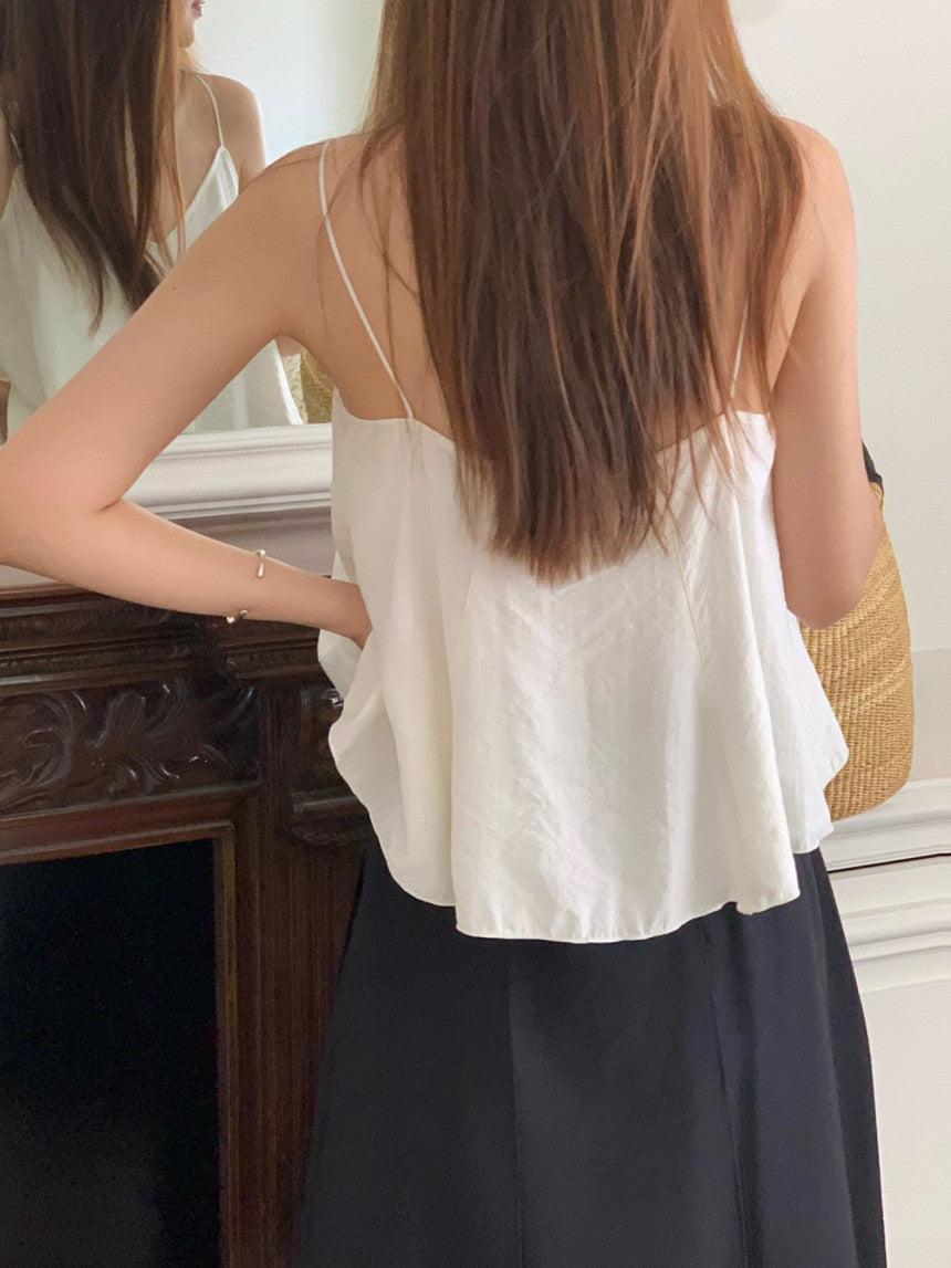 Move slit sleeveless blouse-2col