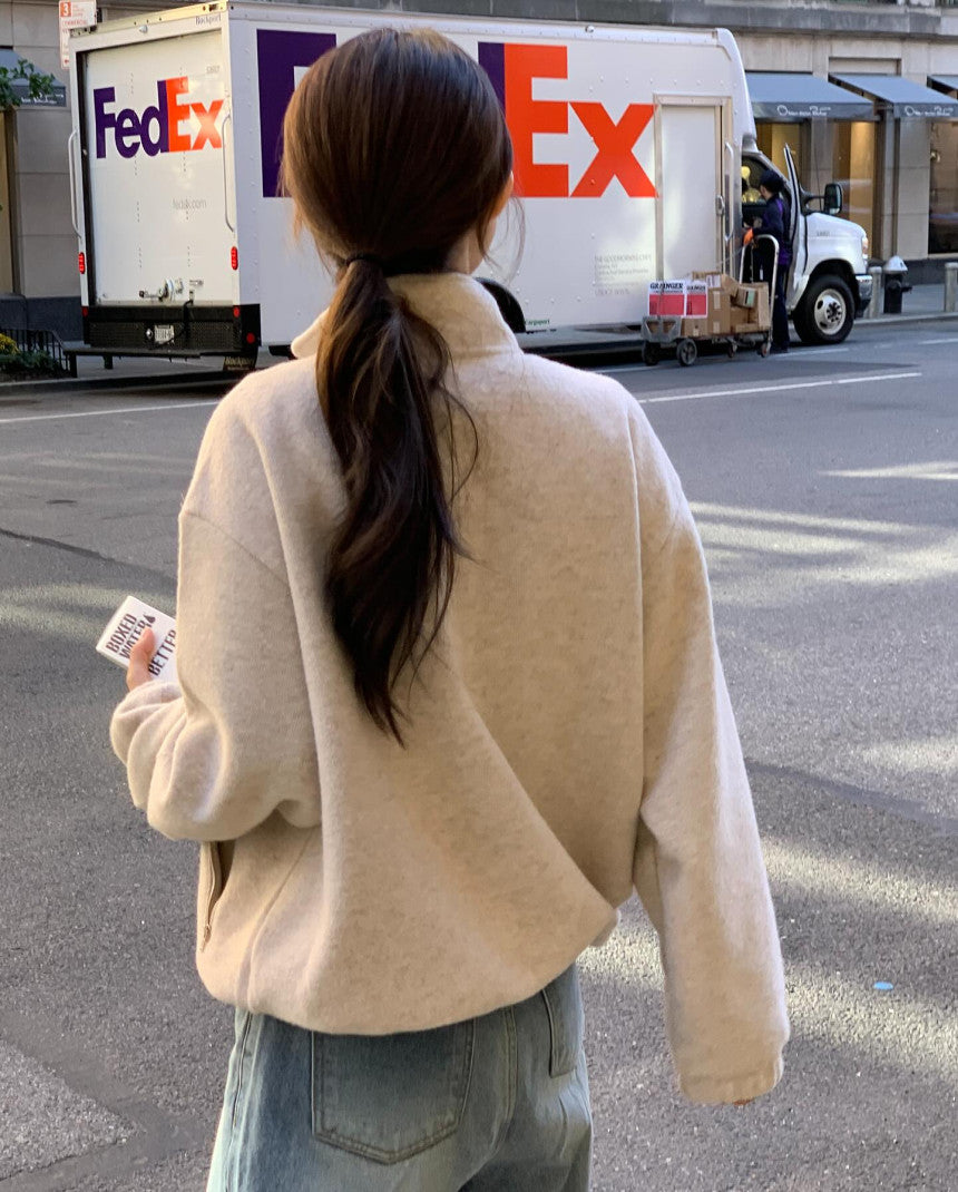 warm sweatshirt-3col