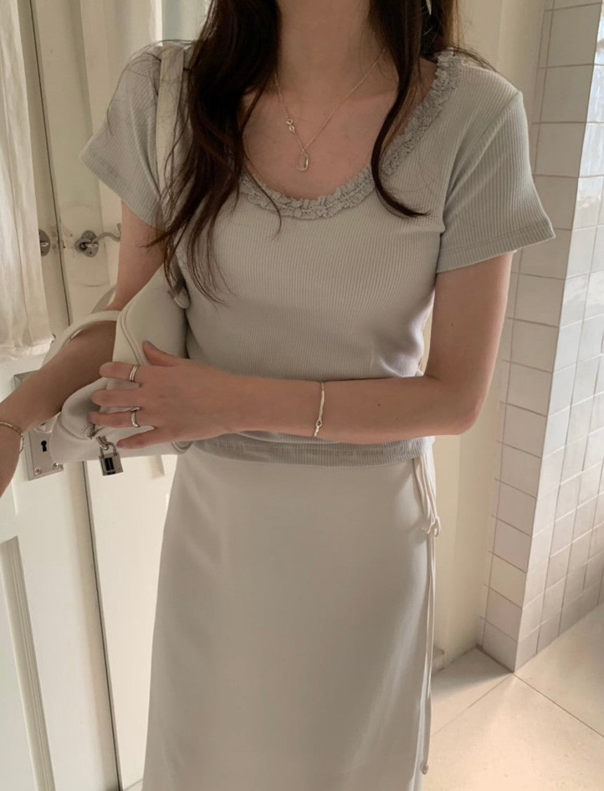 Blooming U-neck T-3col
