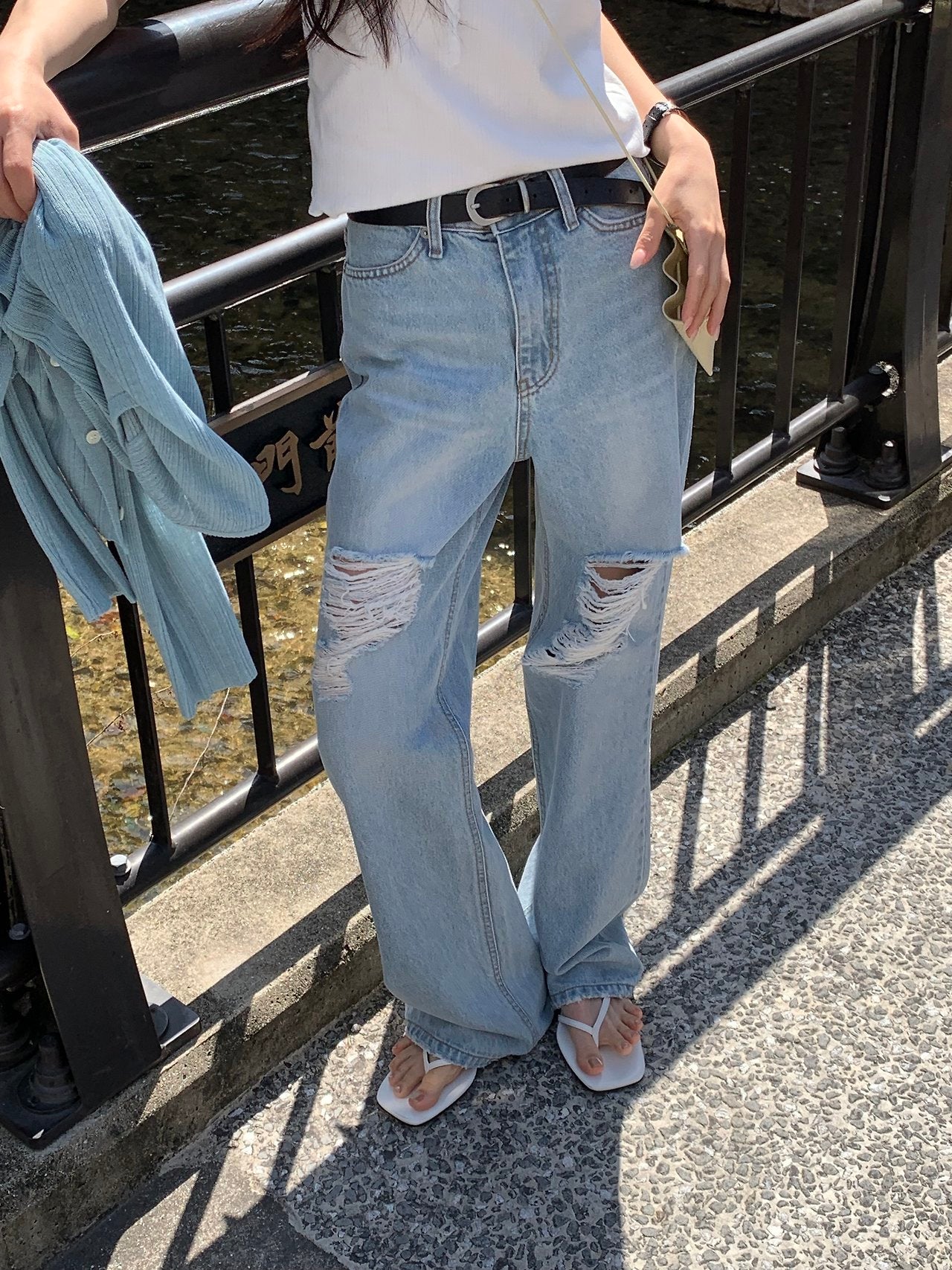 Mood straight damage denim