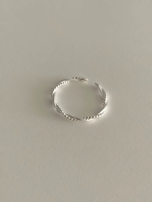 Rhyme twist open ring