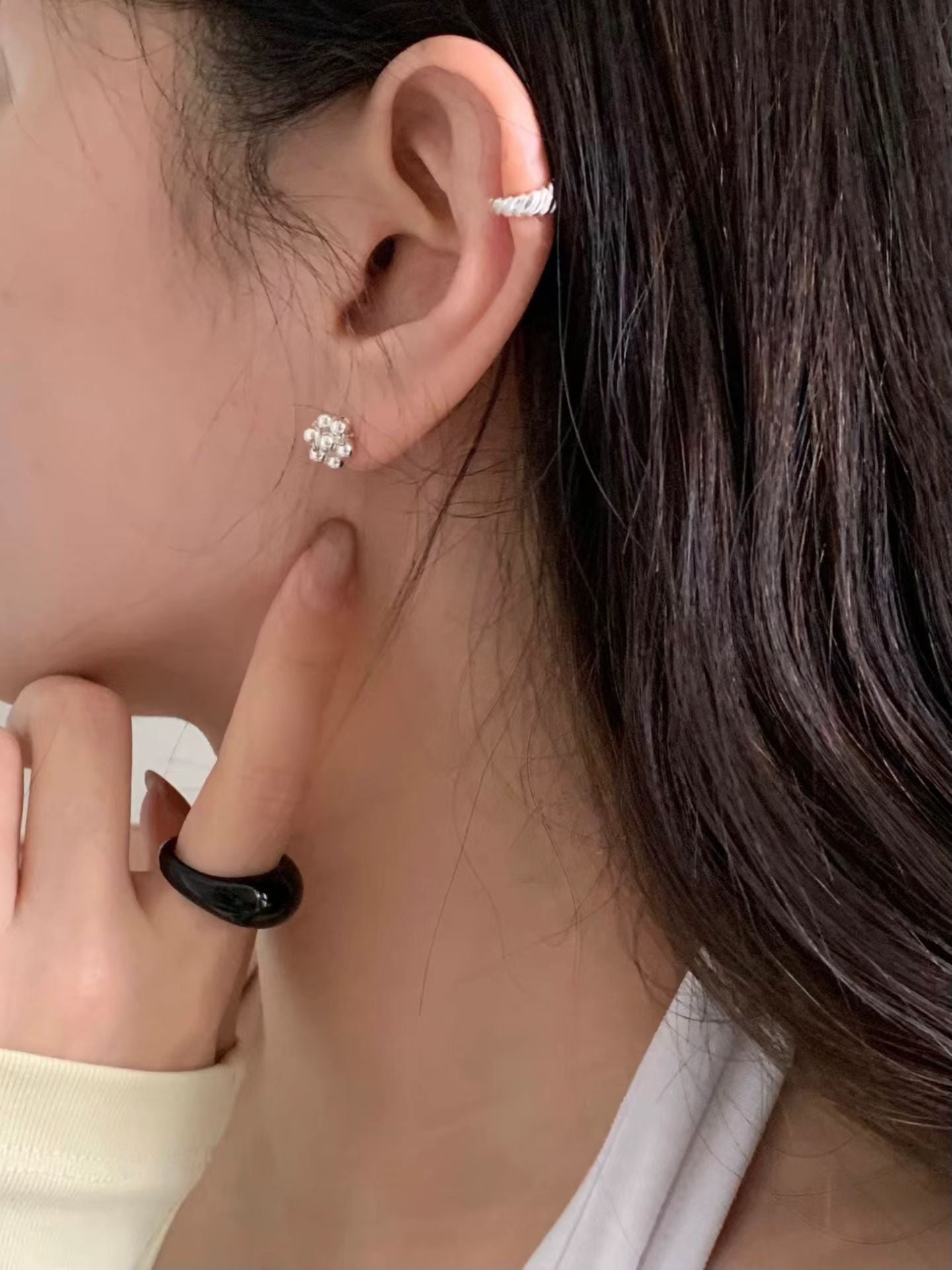 Julie Earcuff