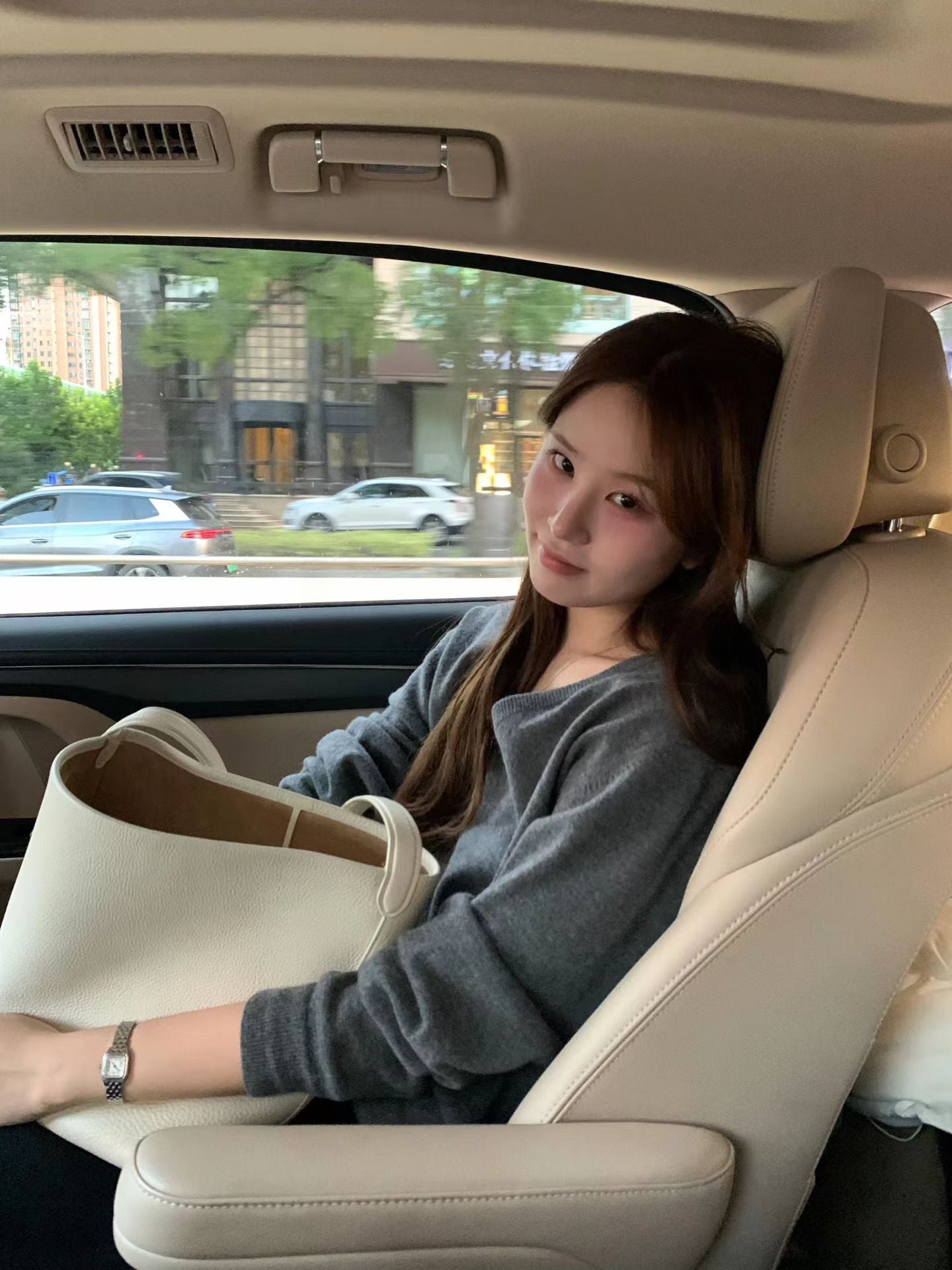 Ounce lage deep V-neck knit-3col