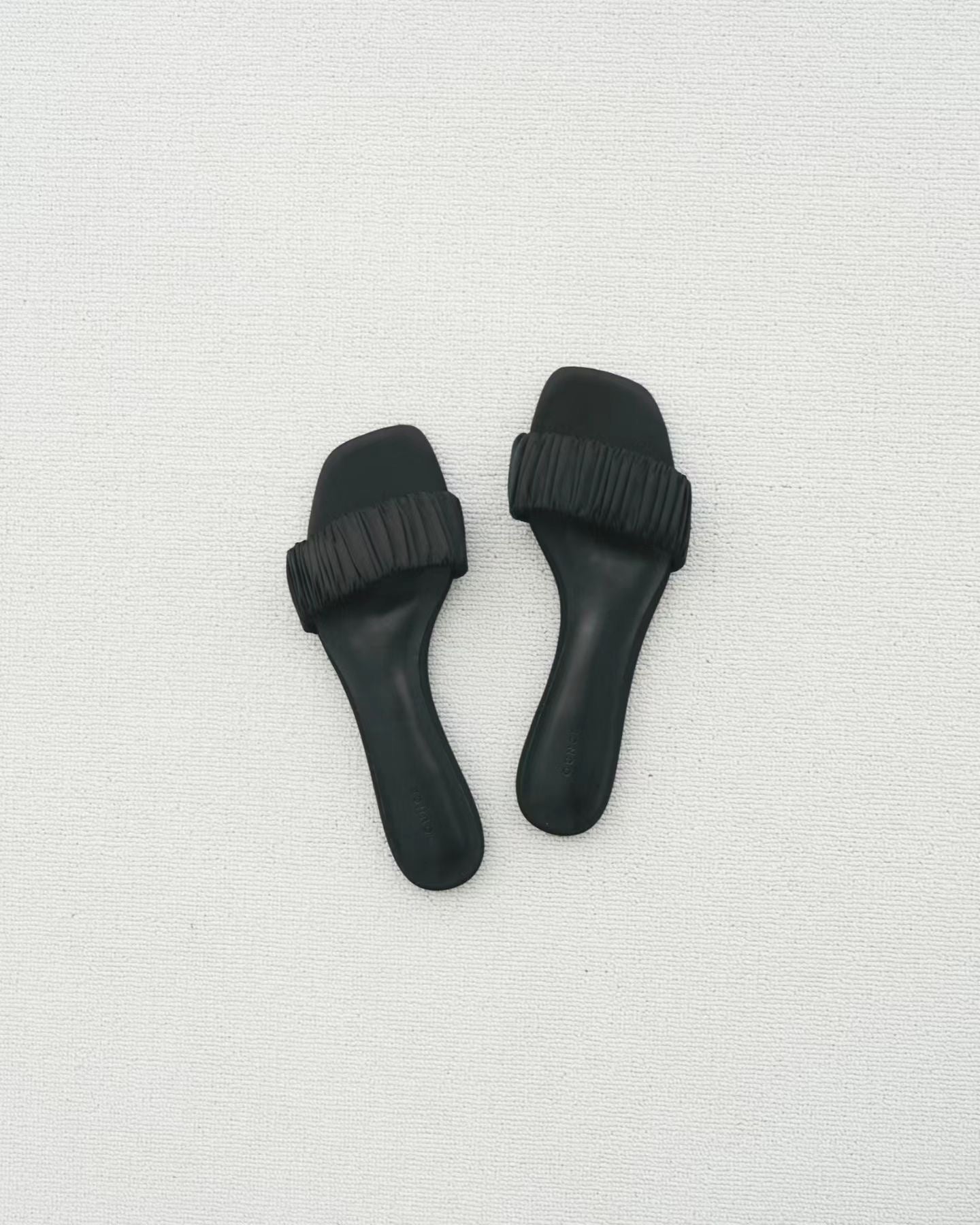 230即納 Ounce ria satin slippers