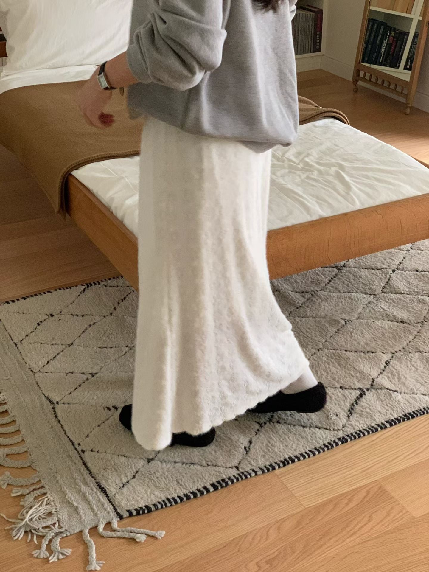 winter lace long skirt-2col