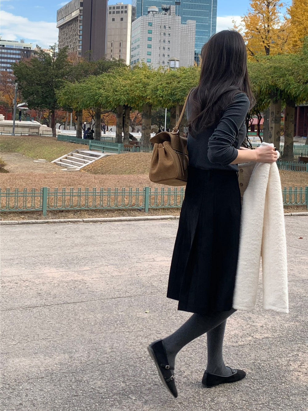 some suede skirt-2col