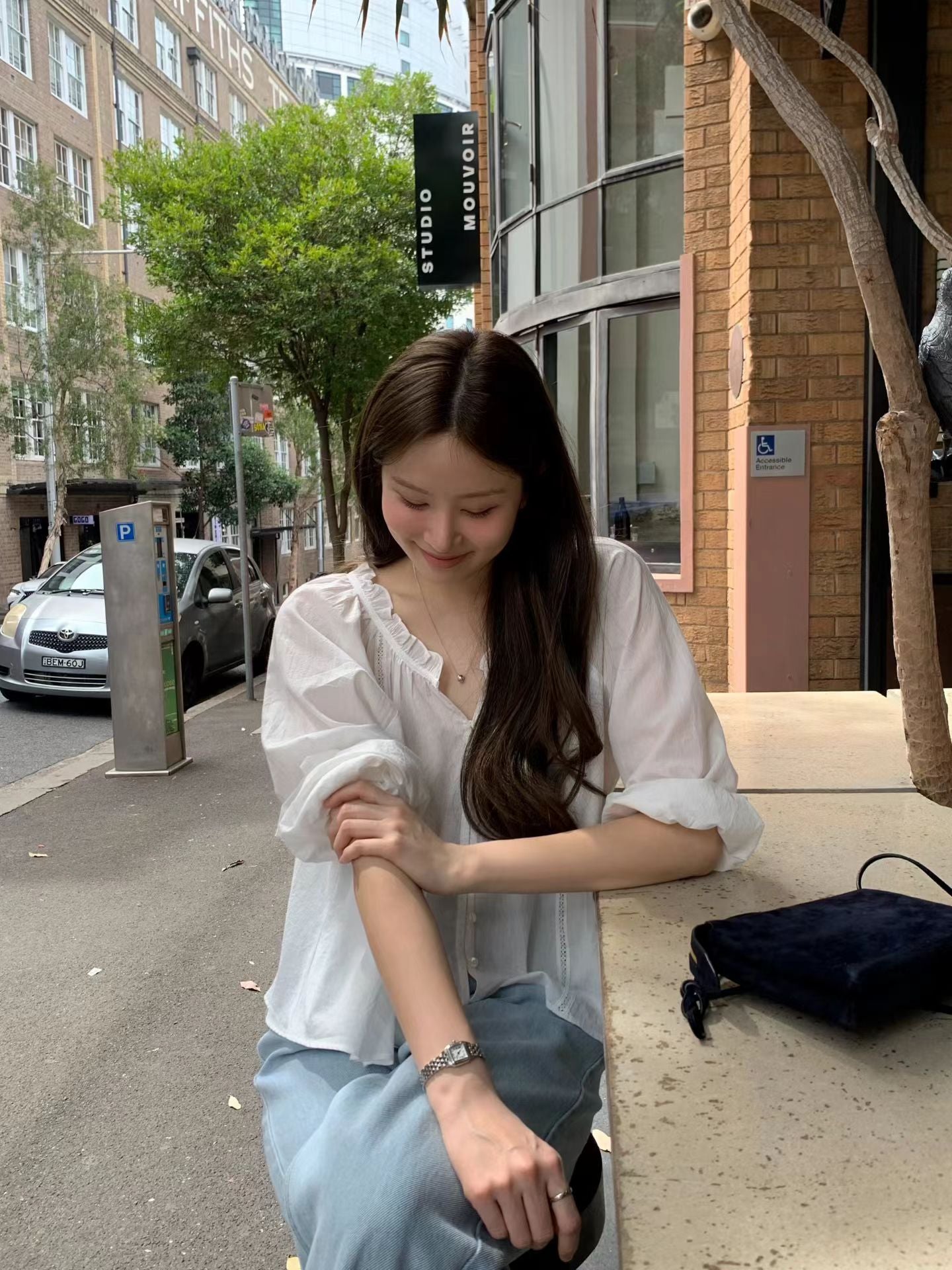 即納 Ounce neck ruffle blouse