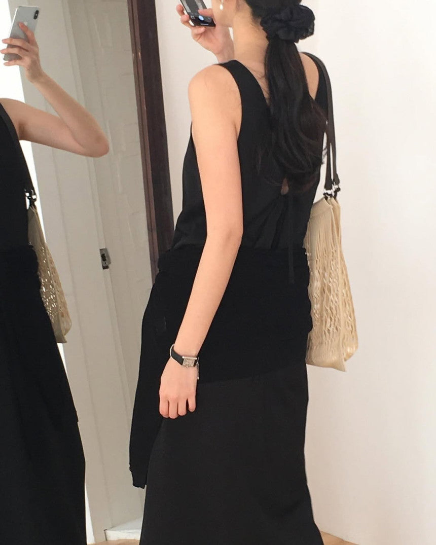 Ridge v-neck back string onepiece