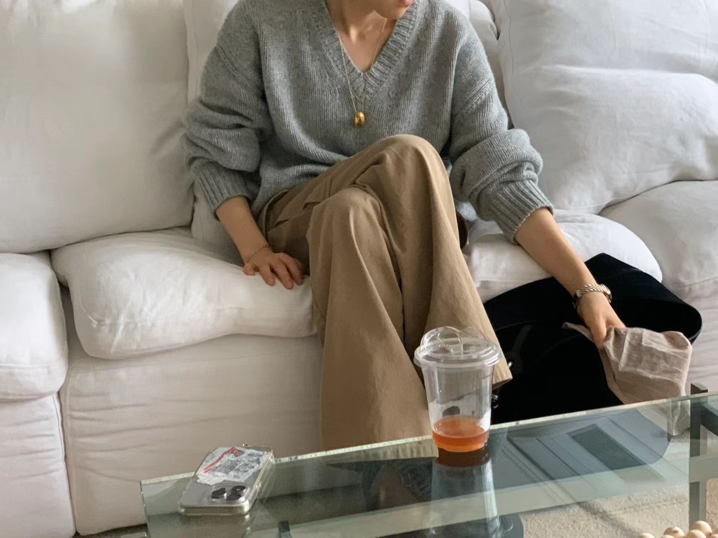 Ounce ron v neck knit-2col