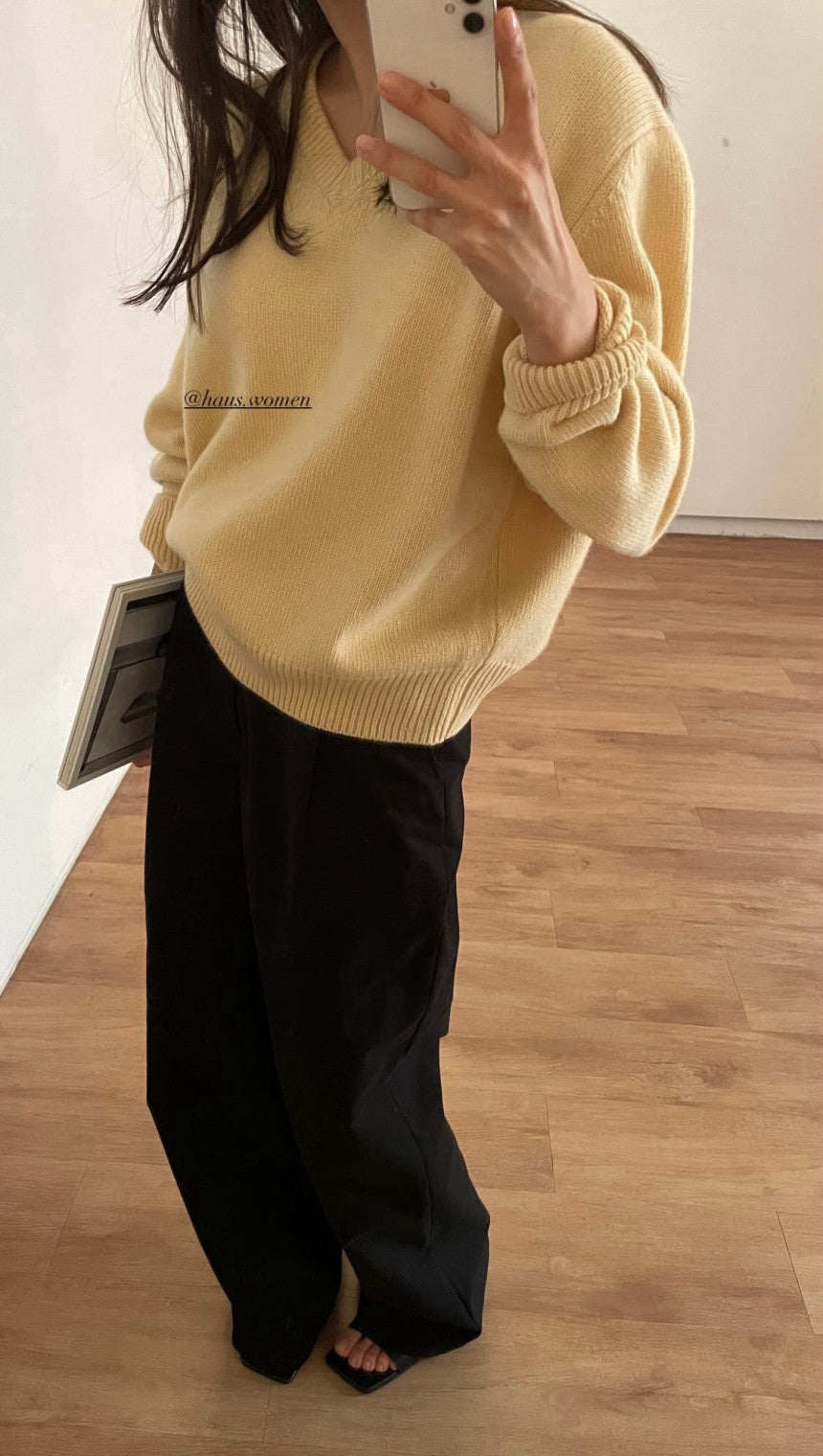 Haus geelong wool v-neck knit-3col