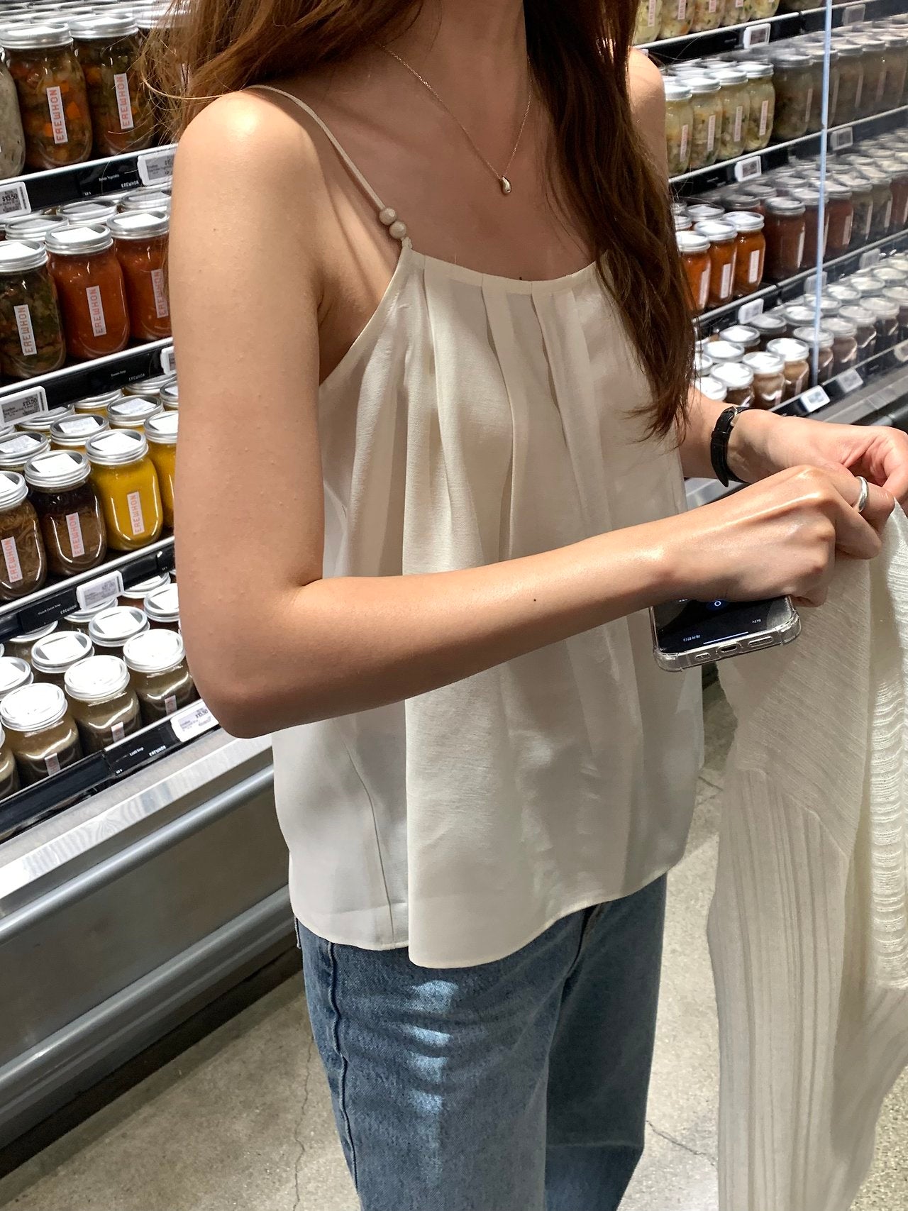 Aven bead sleeveless blouse-2col