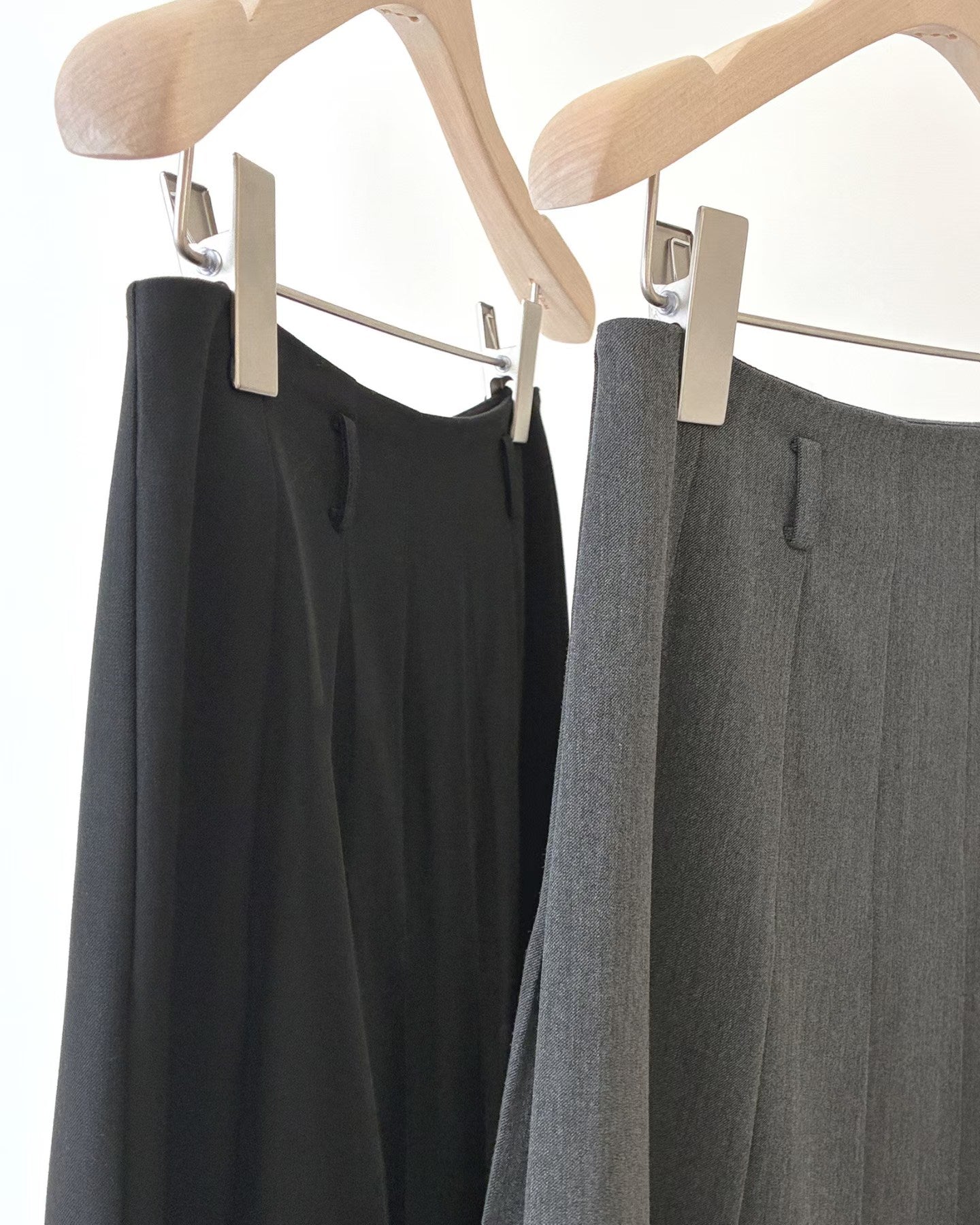 Ounce hey pleats skirt-2col