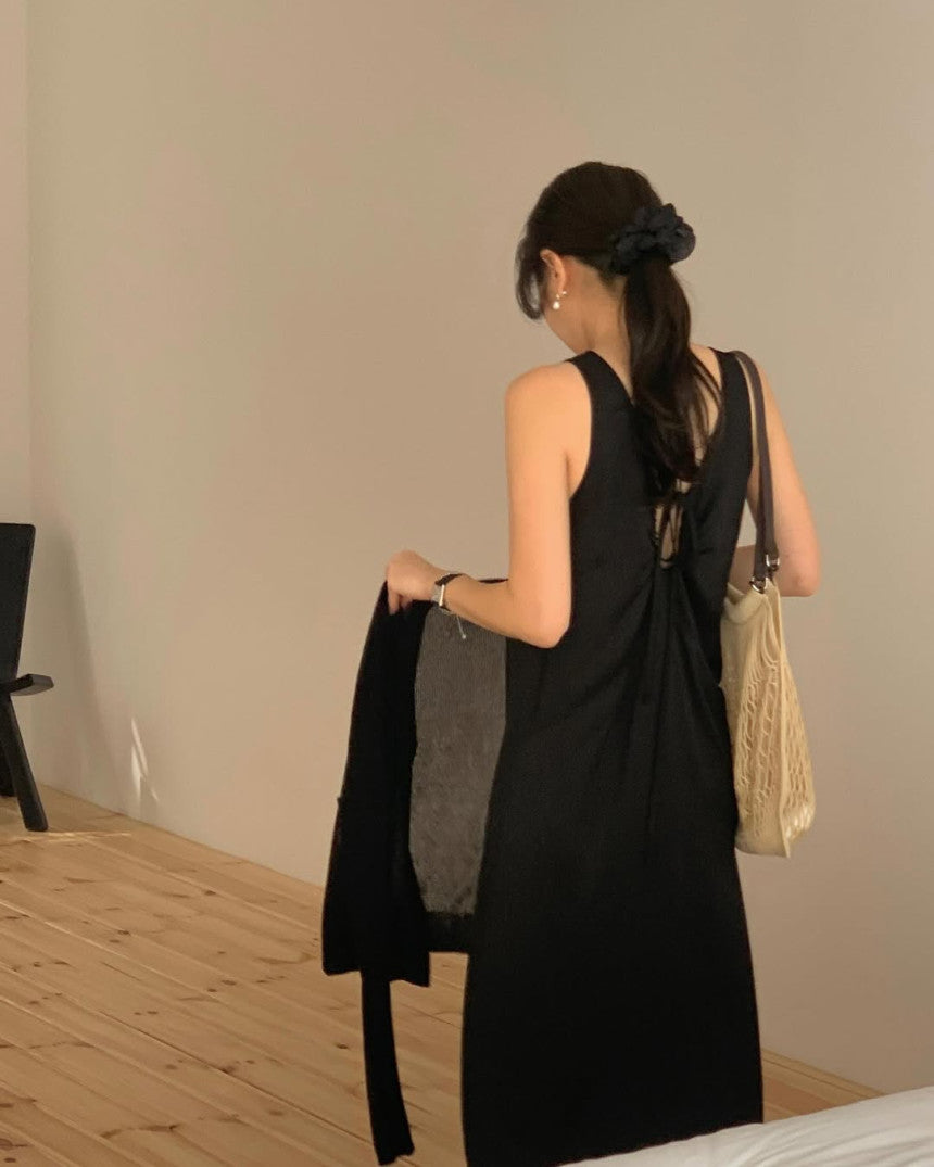 Ridge v-neck back string onepiece