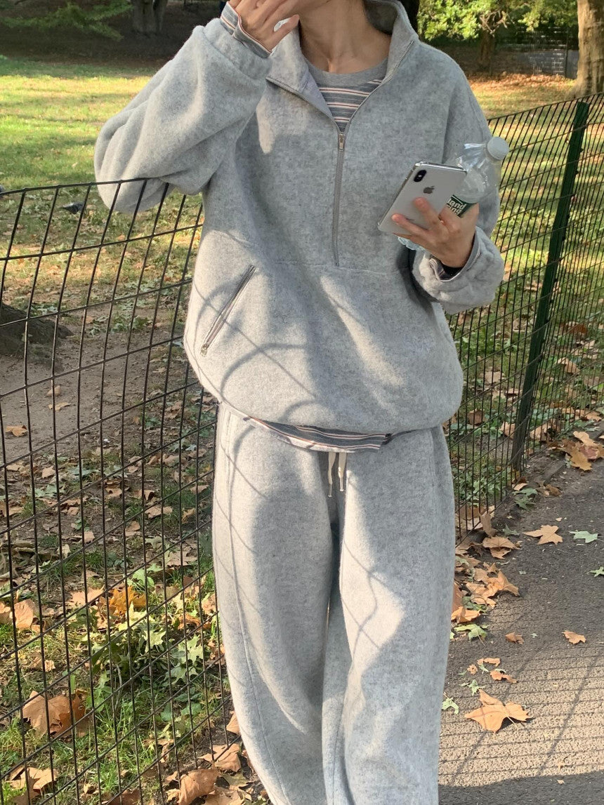 warm sweatshirt-3col