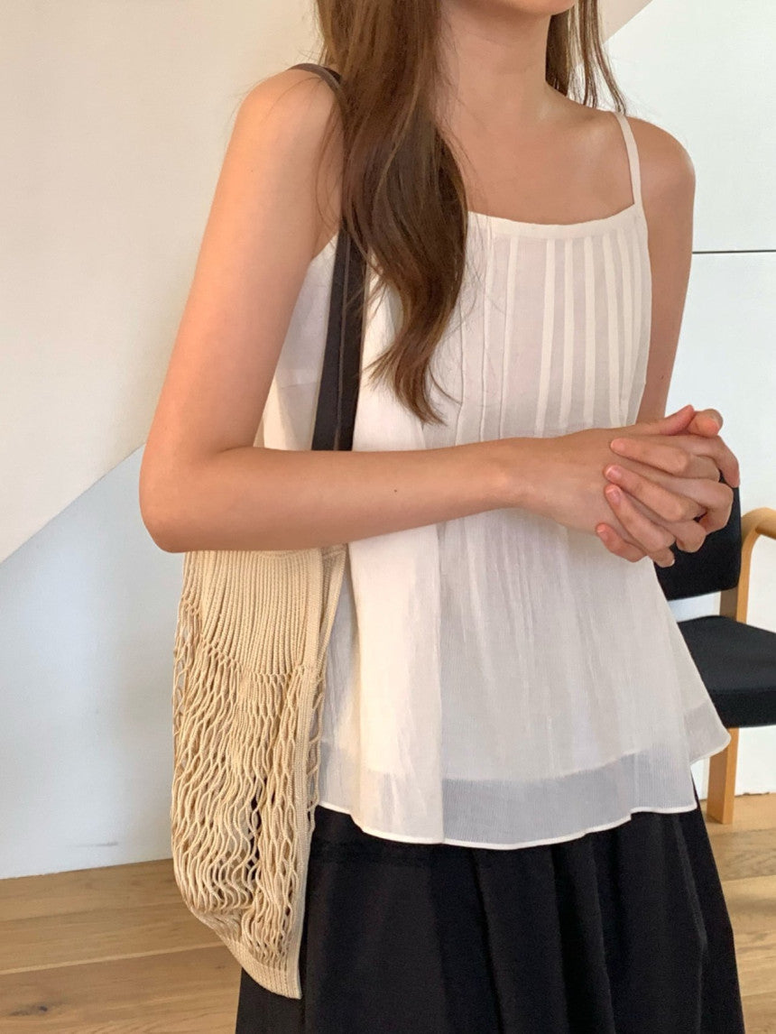 Lobe pintuck sleeveless blouse-2col