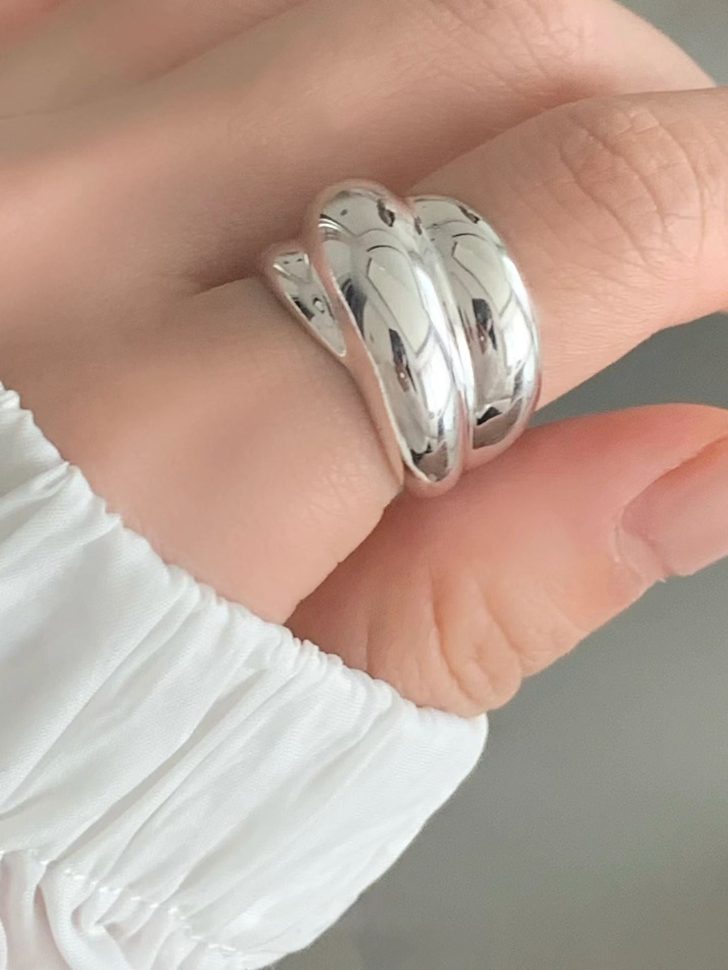 Bold Curve Opening Ring