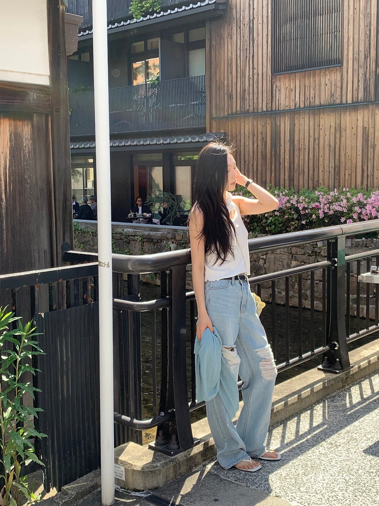 Mood straight damage denim