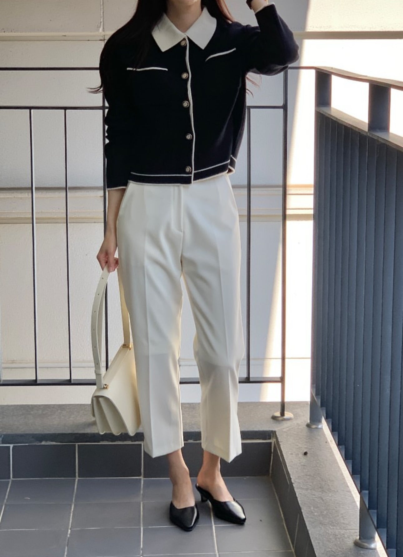 Letter cardigan-3col