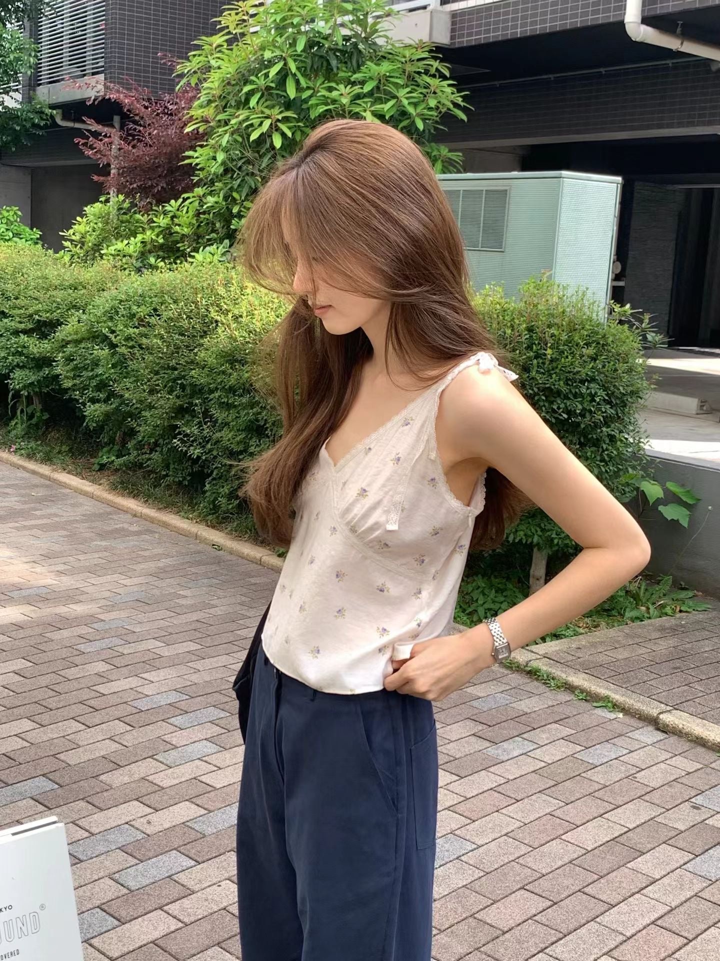Ounce forming lace blouse