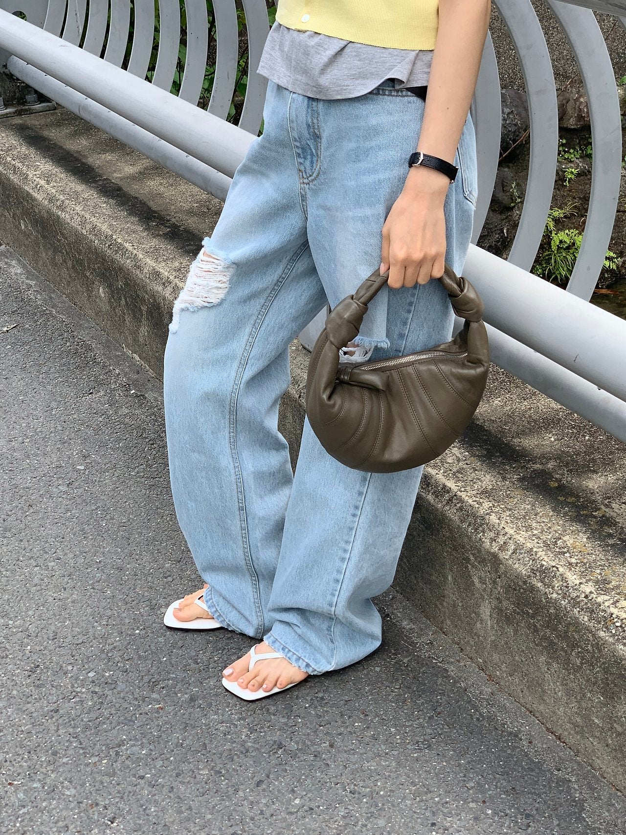 Mood straight damage denim