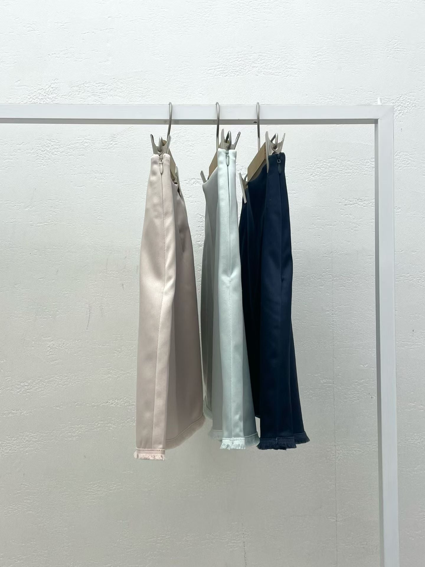 Deondo taseul satin skirt-3col