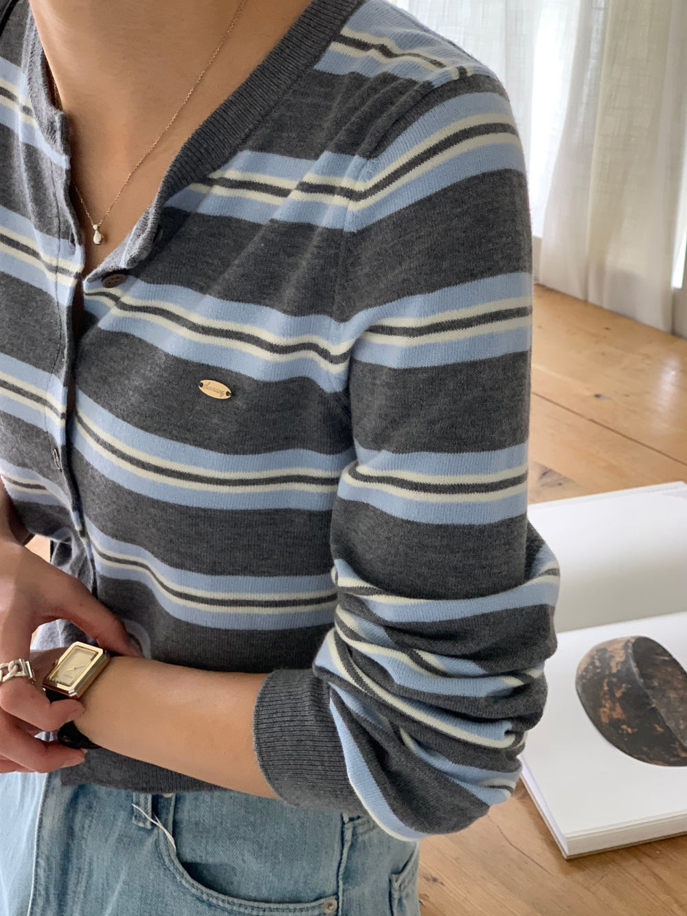 motion s.t cardigan-2col