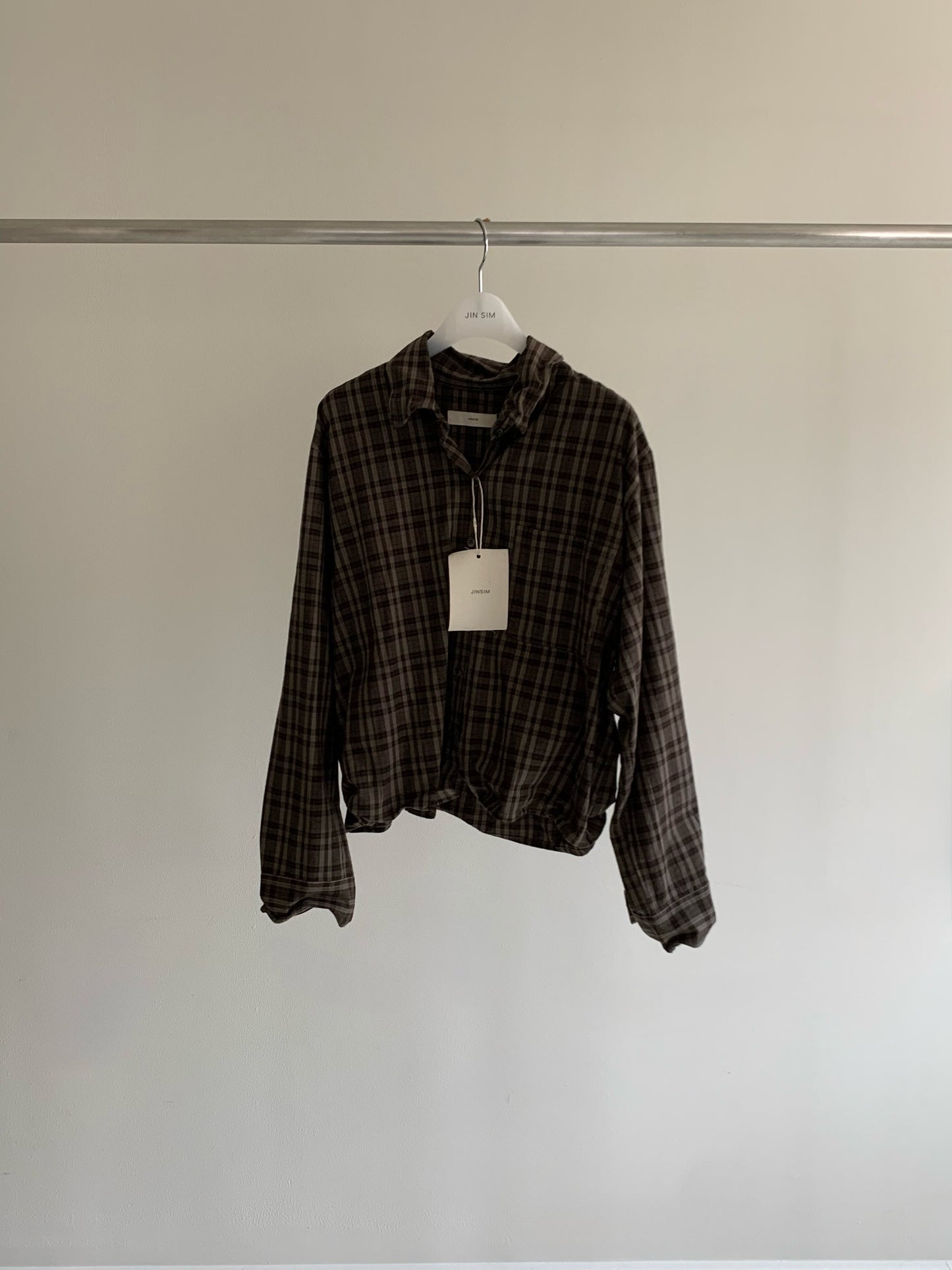 checkered wire shirt
