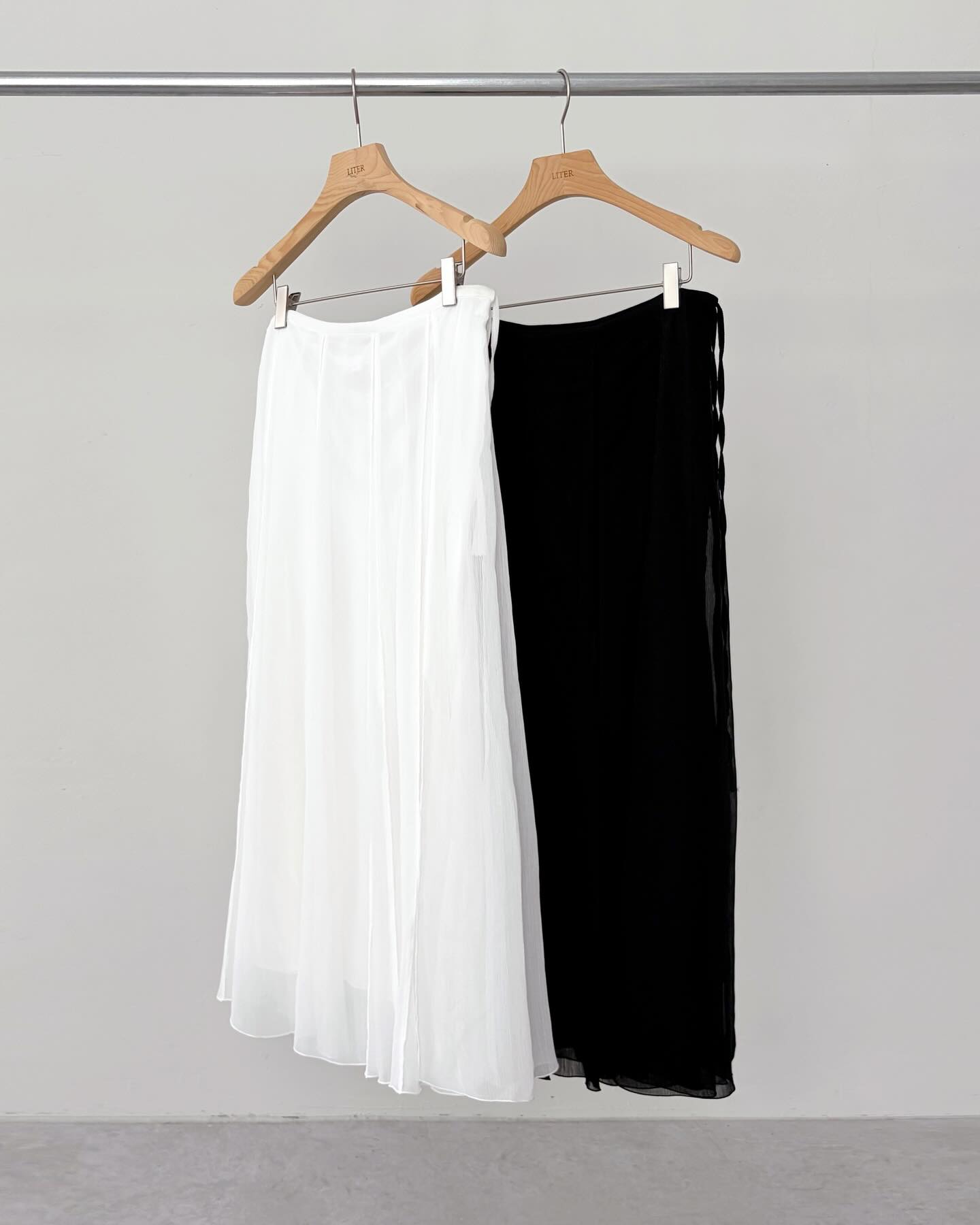 liter letter chiffon slit skirt-2col