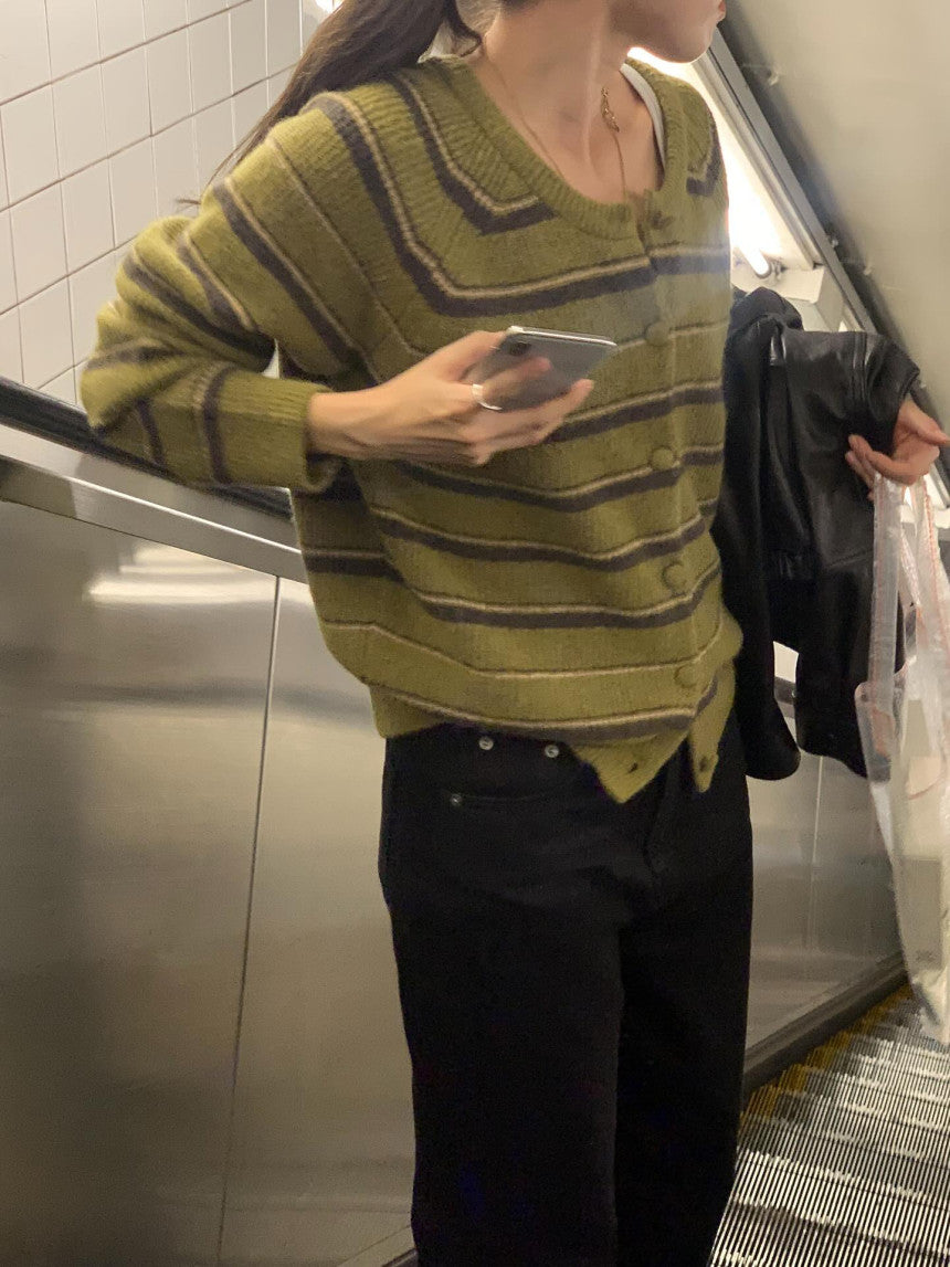 ber s.t cardigan-2col