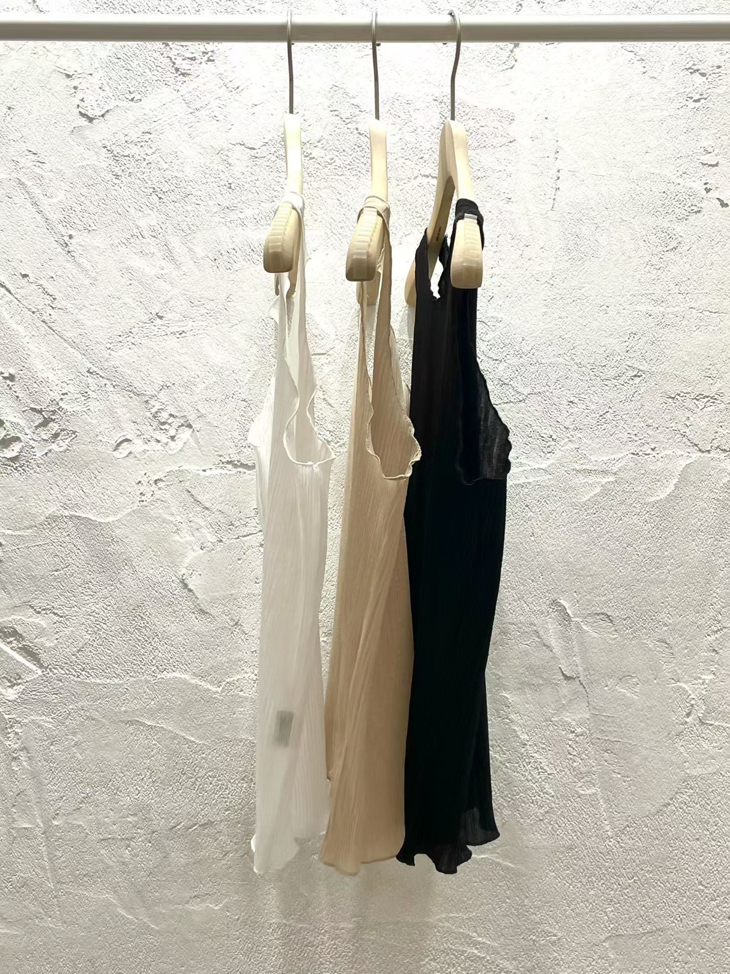 deondo pleats sleeveless-3col