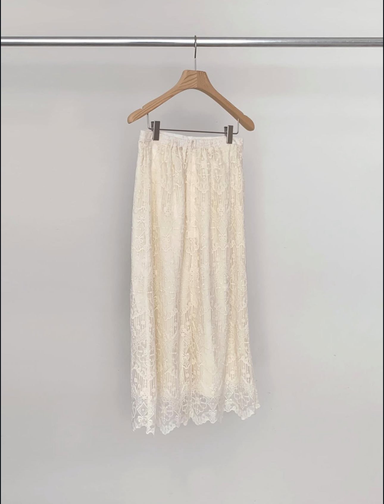 liter venice lace skirt