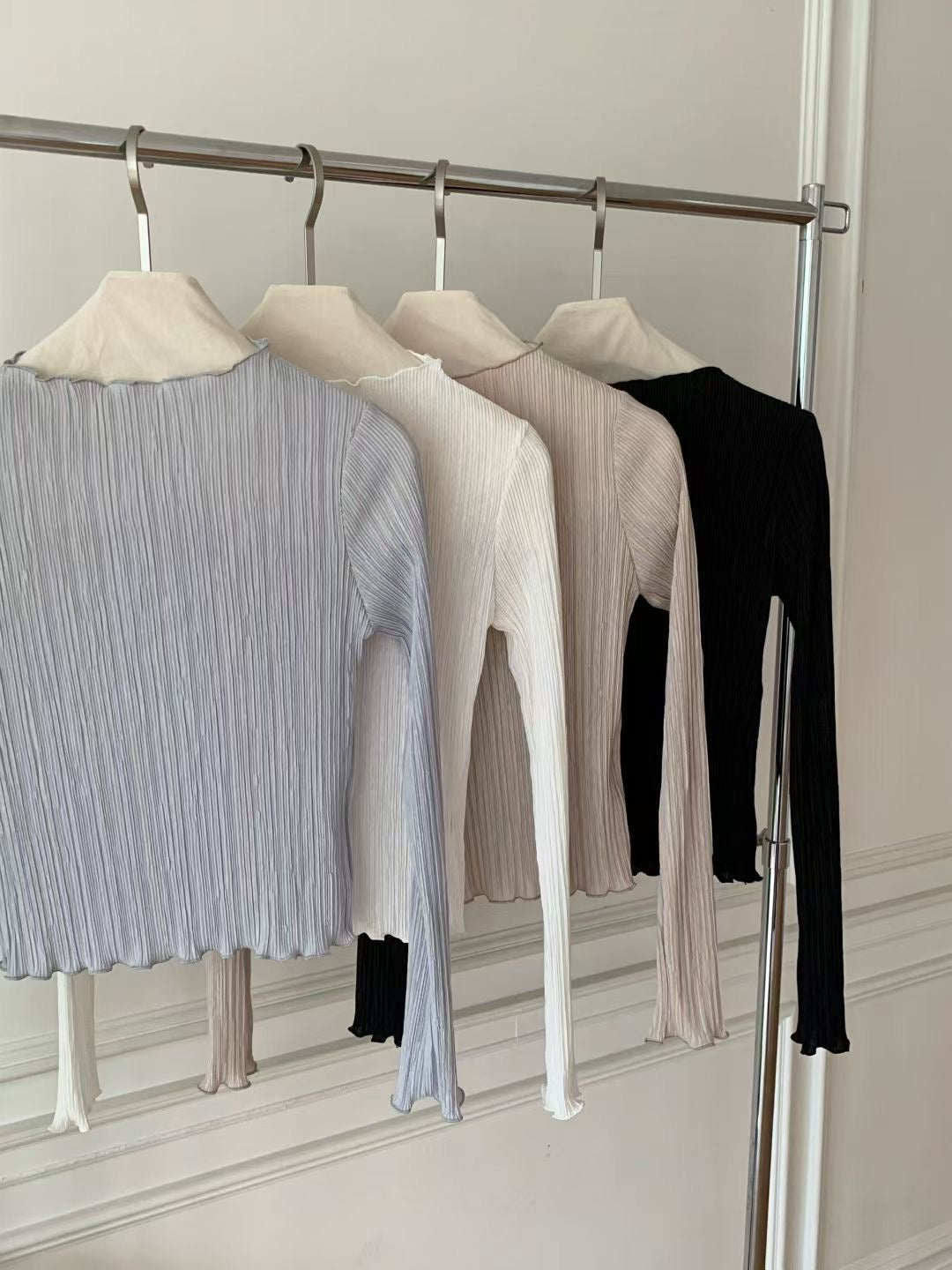 Day pleats boat neck T-4col